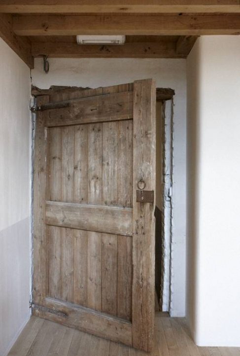 Des portes intrieures authentiques en bois massif - Lapeyre
