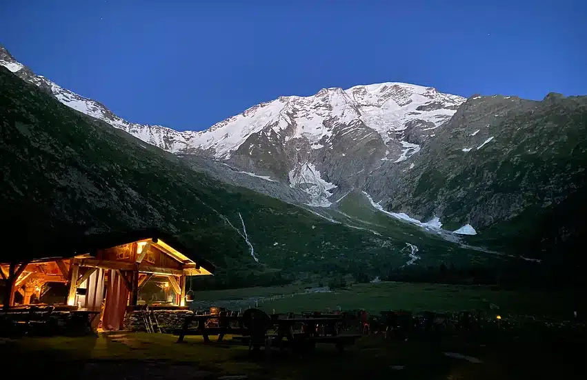 Refuge de Miage: Un gîte d’étape idyllique sur le célèbre Tour du Mont-Blanc